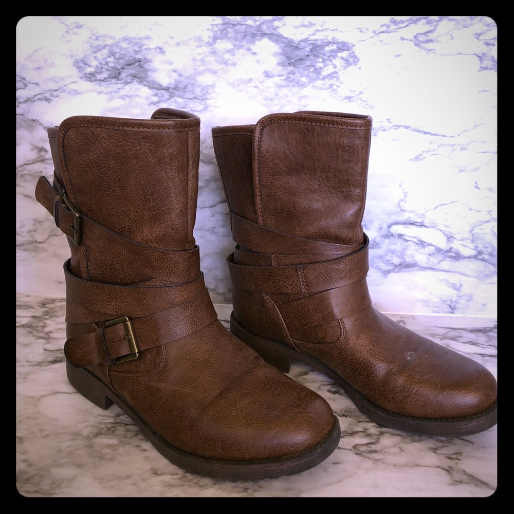 Brown boots, size 7